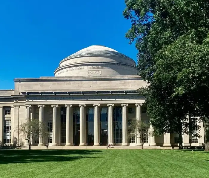 تحصیل مهندسی در آمریکا | شرایط و آینده شغلی 2025