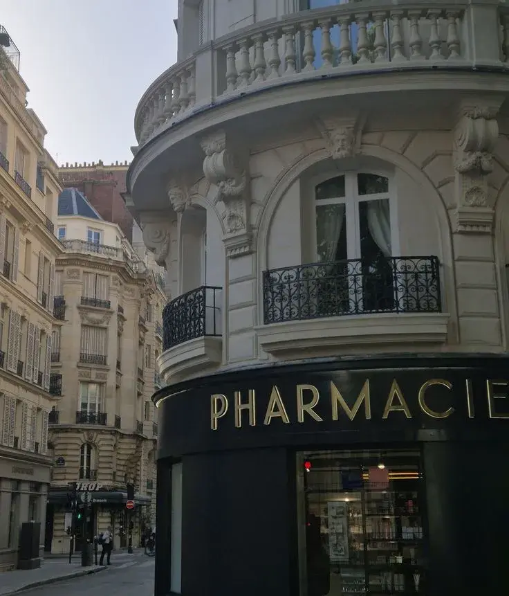 تحصیل پزشکی در فرانسه | شهریه و زبان مورد نیاز 2025