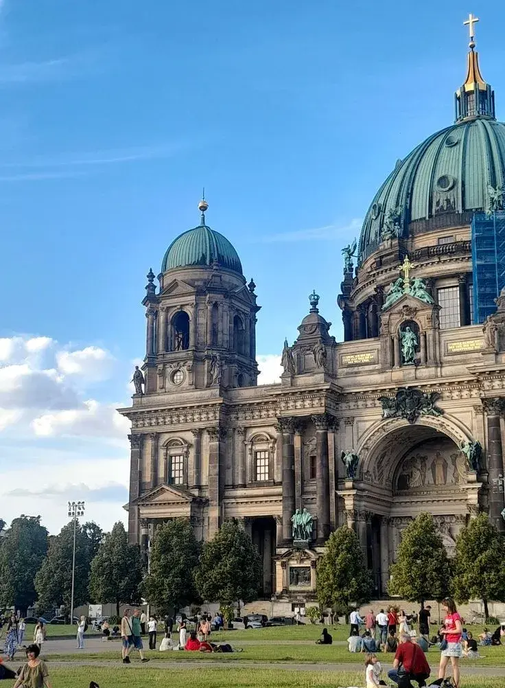 سرمایه‌گذاری در آلمان | راهنمای دریافت اقامت 2025