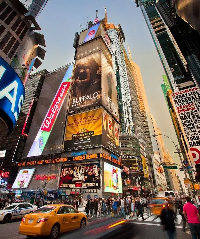 سرمایه‌گذاری در آمریکا | بررسی کامل ویزای EB-5 در سال 2025