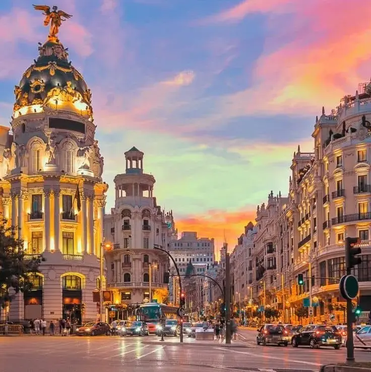 سرمایه‌گذاری در اسپانیا | راهنمای جامع 2025